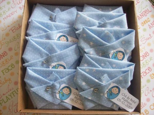 CESTA LEMBRANCINHA FRALDINHAS