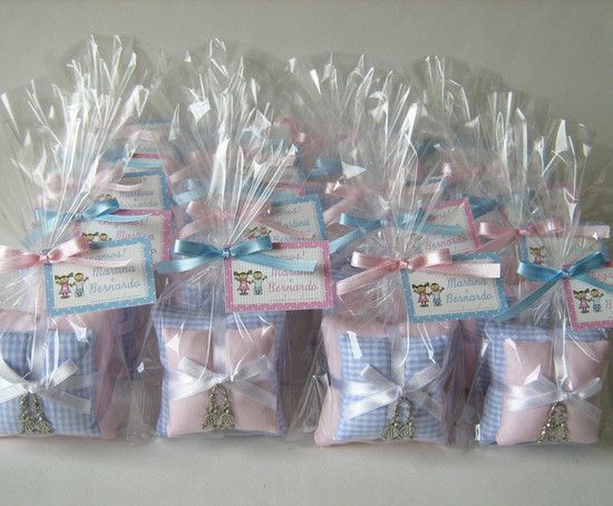 CESTA LEMBRANCINHA ALMOFADINHA